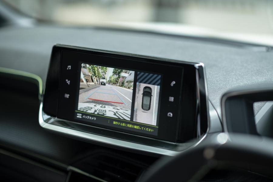 Детали интерьера Peugeot 208 GT Line 2020 года  (JP) (фото 10 из 20)